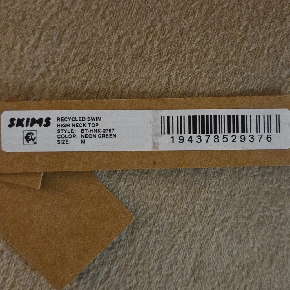 Skims NWT Recycled Swim High Neck Top in Neon Green Size Medium - Picture 5 of 5